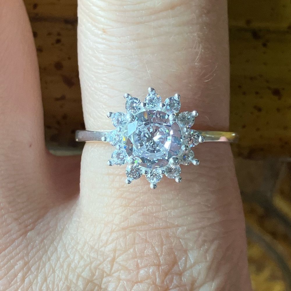 Simulated Diamond Sterling Silver Ring Size 9 35$